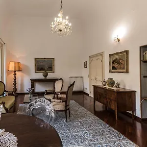 https://appartamento-palazzo-pace-al-cassaro.palermohotels.org